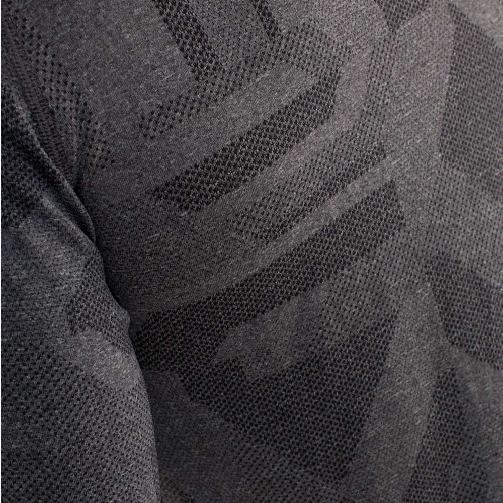 Lululemon Metal Vent Tech Half-Zip in a Camo Black Slate Patten Size Medium - Picture 6 of 12